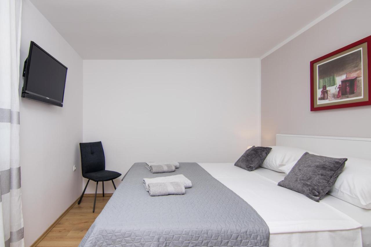 Apartman Mara Krk Town Exterior foto