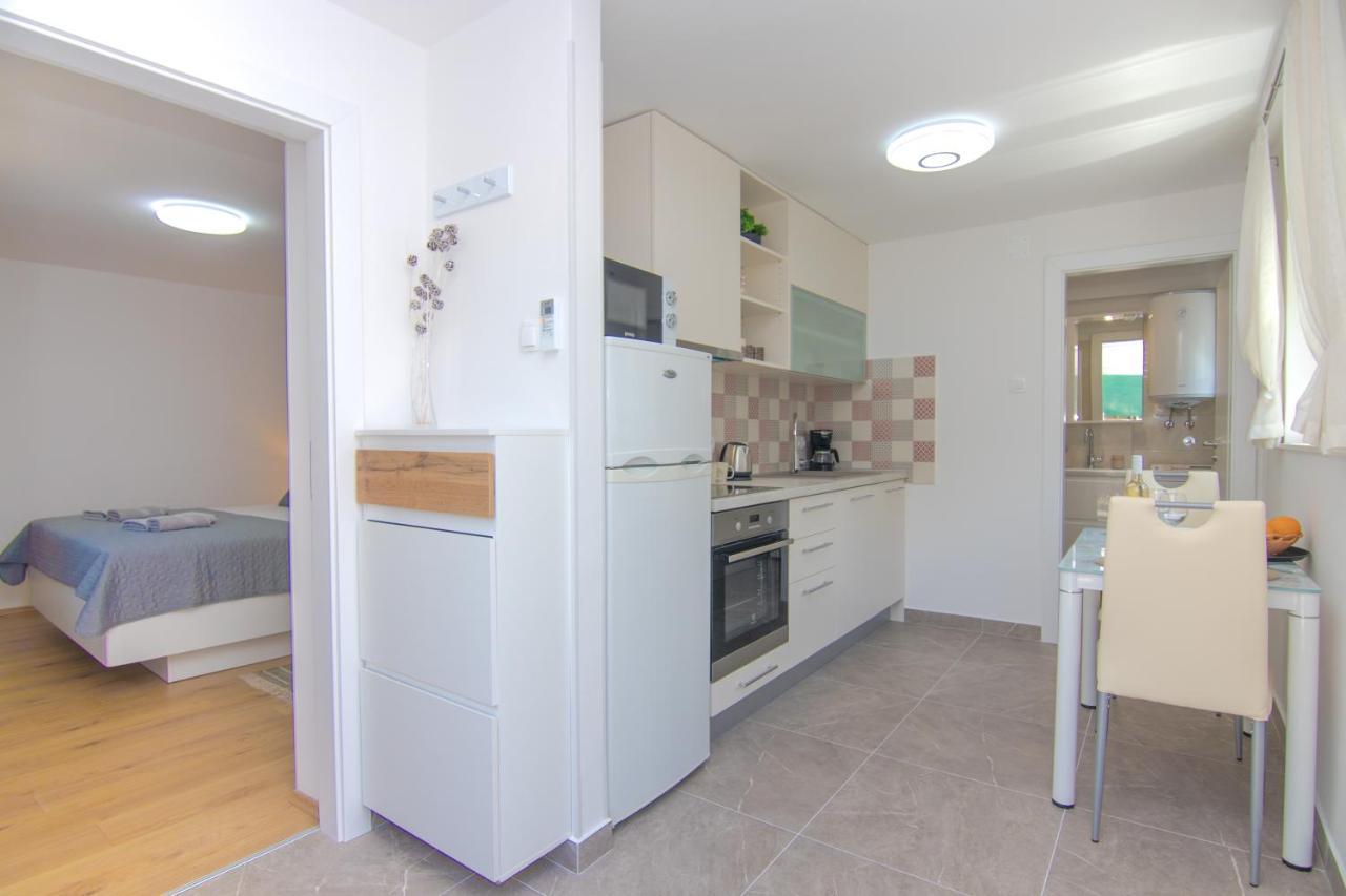 Apartman Mara Krk Town Exterior foto
