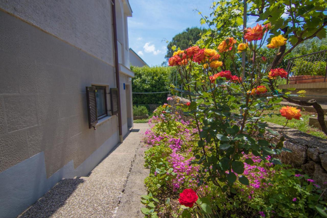 Apartman Mara Krk Town Exterior foto